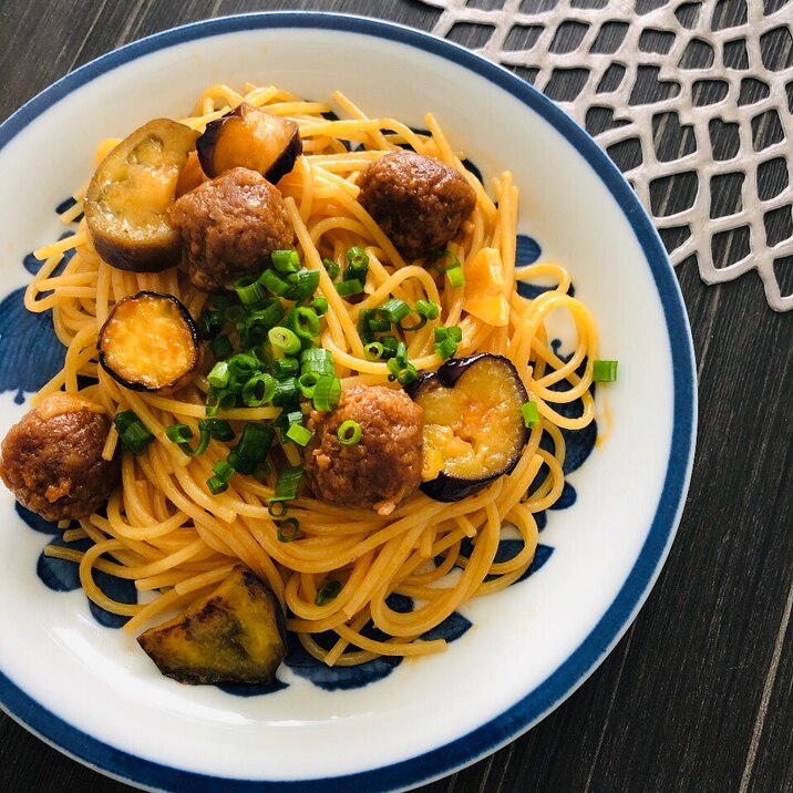 【市販のミートボールで】茄子のトマトミートパスタ